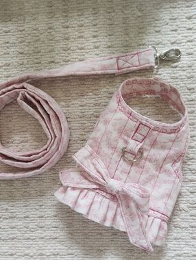 Pink Floral Dog Harness & Leash Set Xsmall